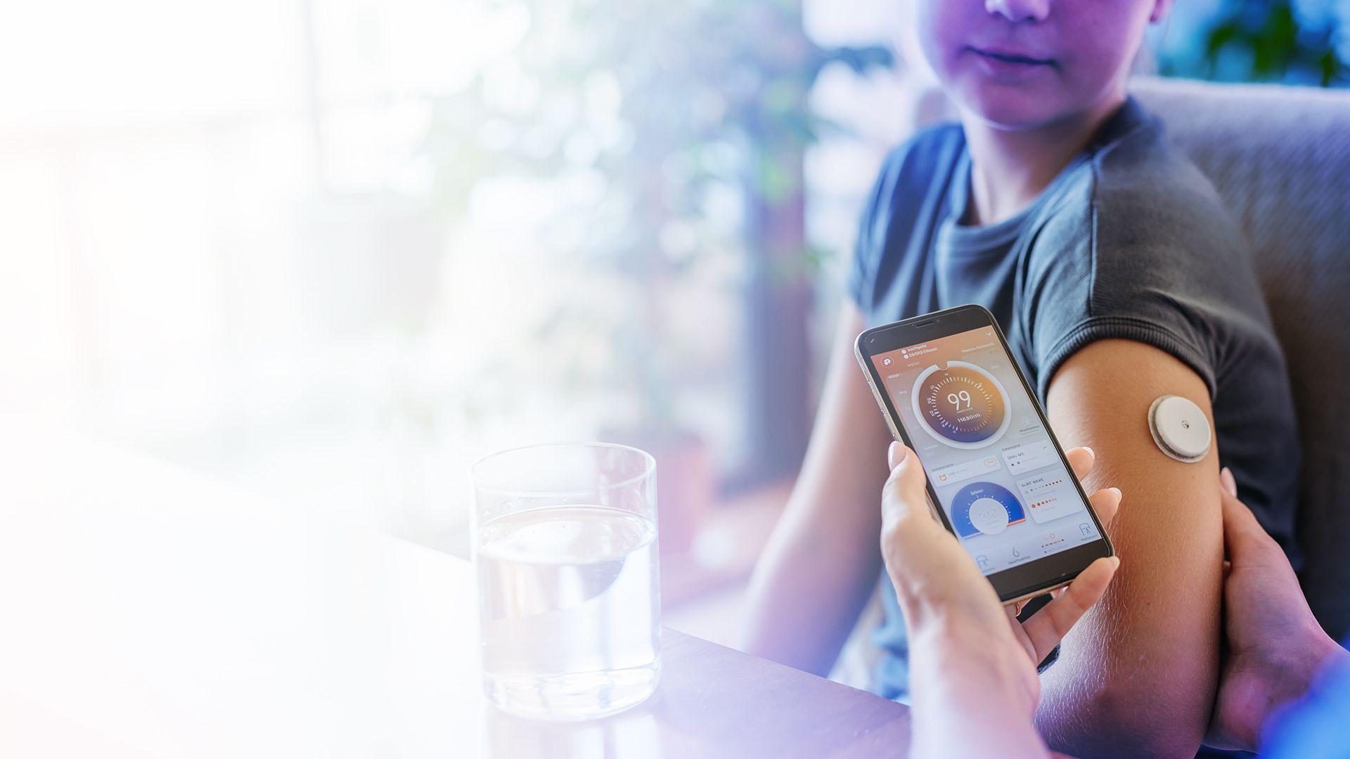 1:1 Personalized Glucose Monitoring & Forecasting